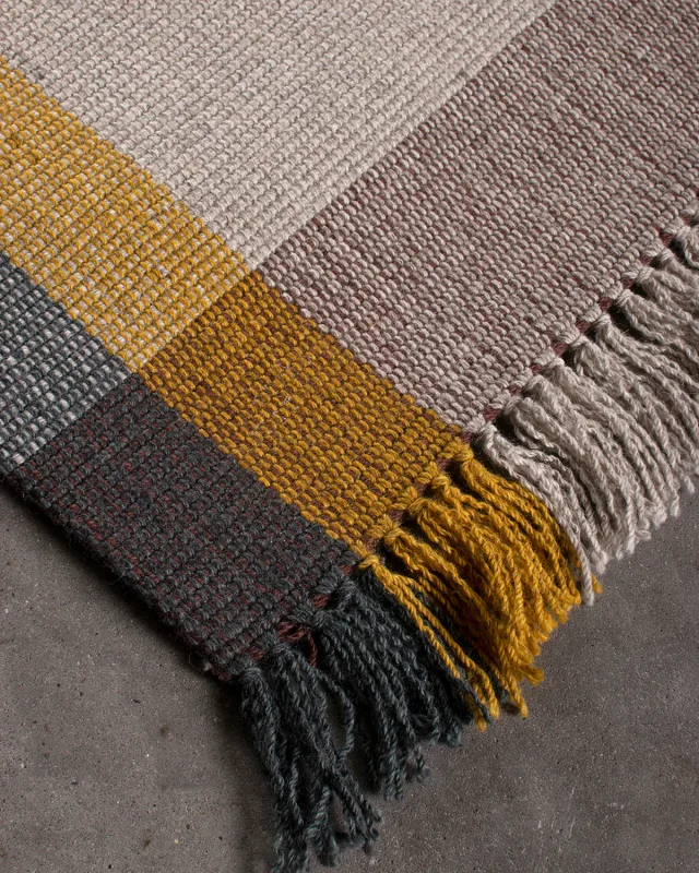 Oslo1170-080Yellowcloseup_1200x1500.webp