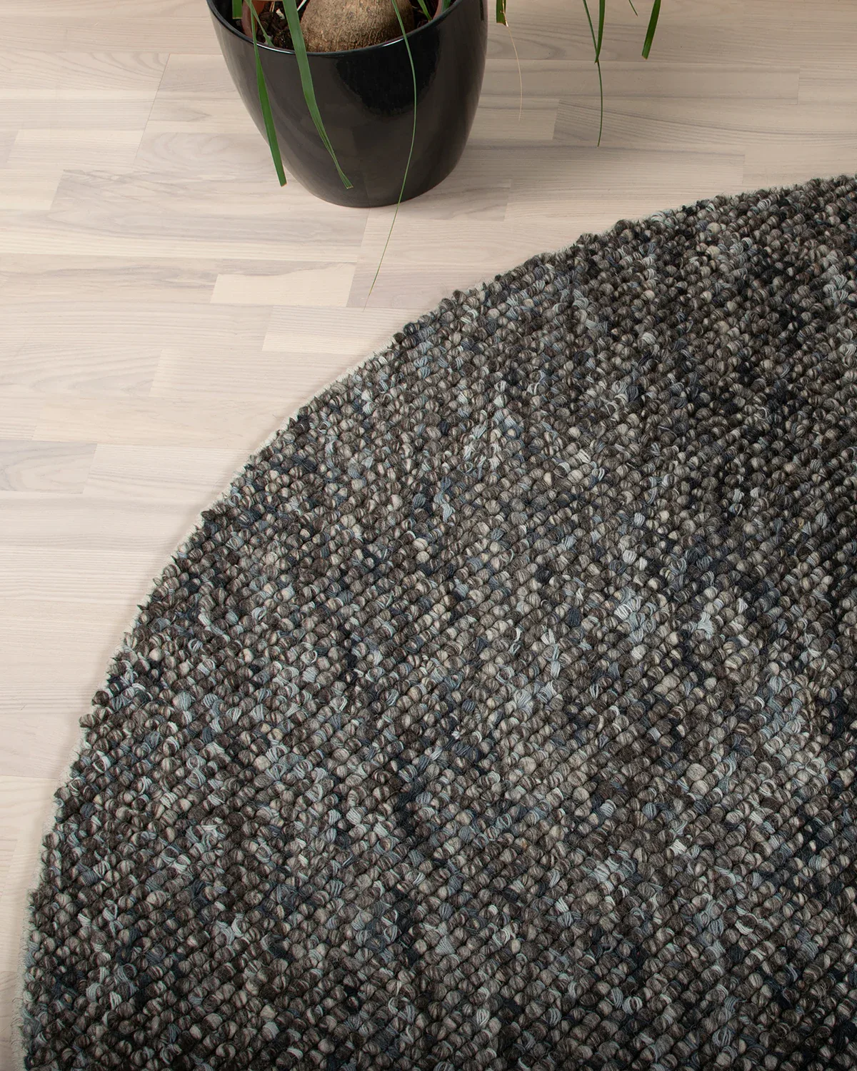 Oxford-7-2200-036-DarkGreyMix-closeup-Round-2000x2000_1200x1500.webp